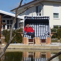 Strandkorb am Schwimmteich