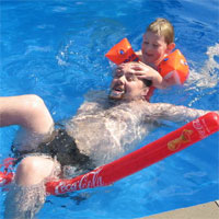 Baden im eigenen Swimmingpool, Bildrechte caad10 auf 1-2-do.com