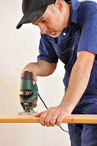 Heimwerker mit Stichsäge, Bildrechte Dan Race - Fotolia