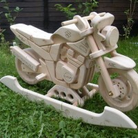 Schaukel-Motorrad aus Holz, Bildrechte wessix, 1-2-do.com