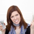 Frau ärgert sich über Strompreiserhöhung, Bildrechte Knut Wiarda - Fotolia.com
