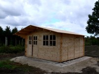 Gartenhaus Rohbau fertig aufgebaut