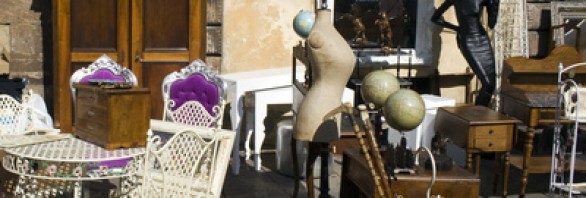 Gebrauchte Möbel vom Flohmarkt