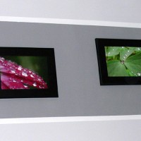 Gerahmte Fotos als Poster an der Wand