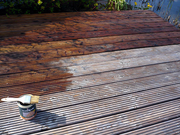 Holzpflege mit Scandiccare Terrassen-Öl