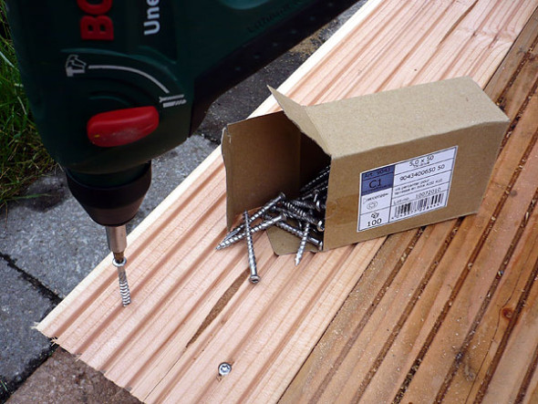 Edelstahl-Terrassenschrauben zum fixieren der Dielen