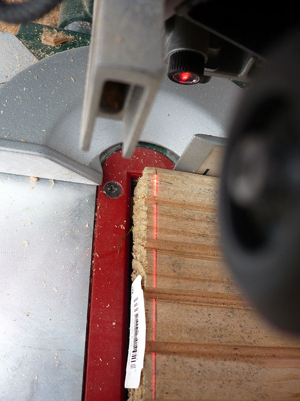 Saubere Laserführung bei der Gehrungssäge