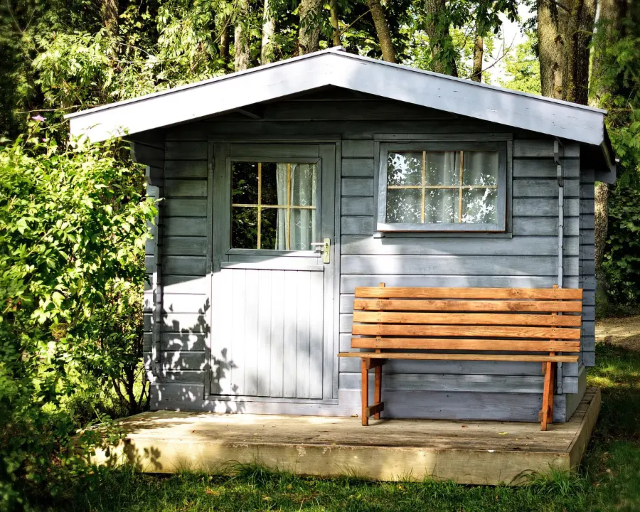 Ein Gartenhaus eignet sich perfekt als Werkstatt