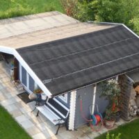 Gartenhaus mit Dachpappe belegt