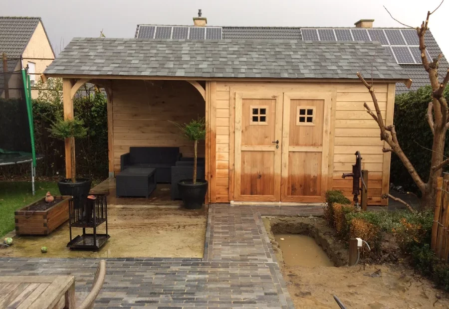 Gartenhaus ohne Entwässerungsrinnen am Dach