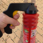 Pistolenartiger Griff mit auslöser